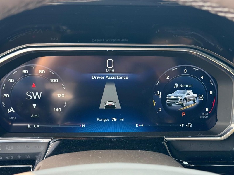 Chevrolet Silverado 1500 Vehicle Full-screen Gallery Image 15