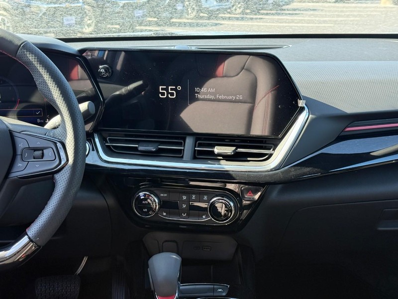 Chevrolet Trax Vehicle Full-screen Gallery Image 8