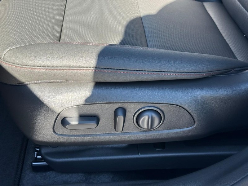 Chevrolet Trax Vehicle Full-screen Gallery Image 12