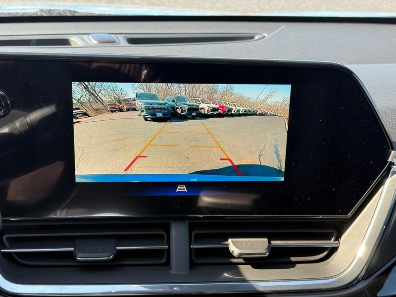 Chevrolet Trax Vehicle Full-screen Gallery Image 16