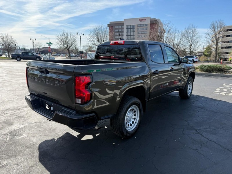 Chevrolet Colorado Vehicle Full-screen Gallery Image 7