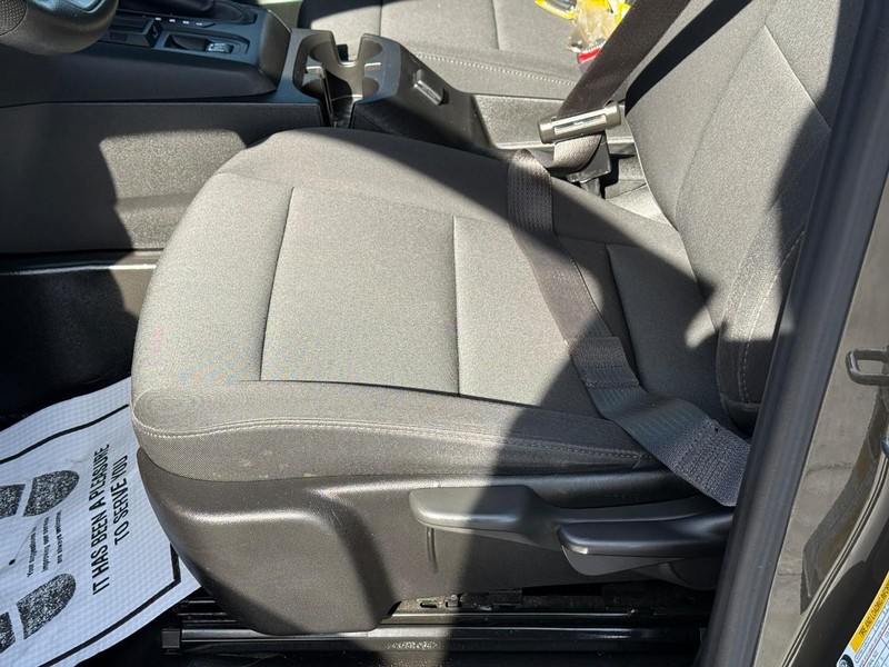 Chevrolet Colorado Vehicle Full-screen Gallery Image 16