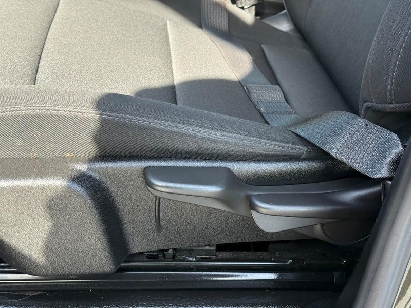 Chevrolet Colorado Vehicle Full-screen Gallery Image 17