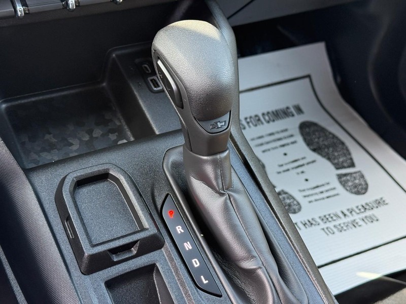 Chevrolet Colorado Vehicle Full-screen Gallery Image 21