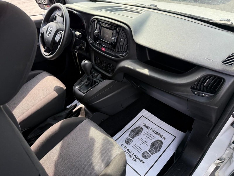 Ram ProMaster City Cargo Van Vehicle Full-screen Gallery Image 12