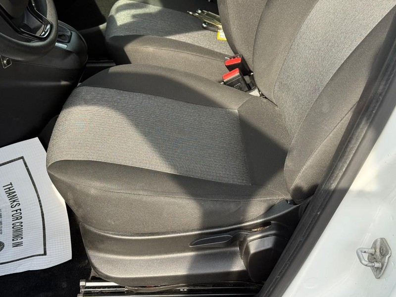 Ram ProMaster City Cargo Van Vehicle Full-screen Gallery Image 14