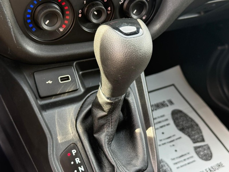 Ram ProMaster City Cargo Van Vehicle Full-screen Gallery Image 18