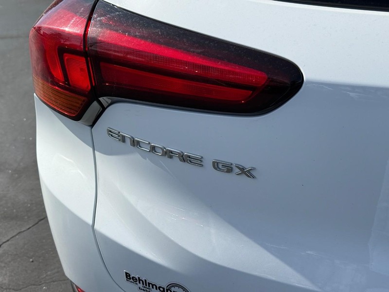 Buick Encore GX Vehicle Full-screen Gallery Image 5