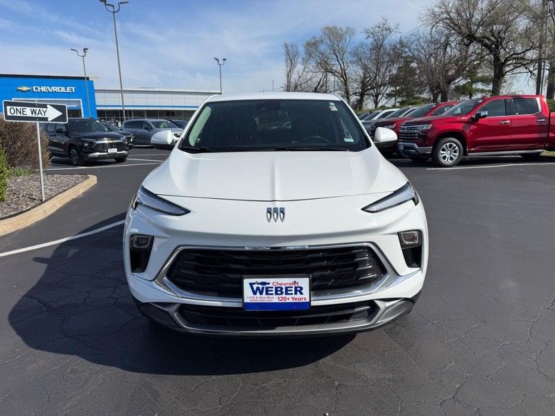 Buick Encore GX Vehicle Full-screen Gallery Image 10