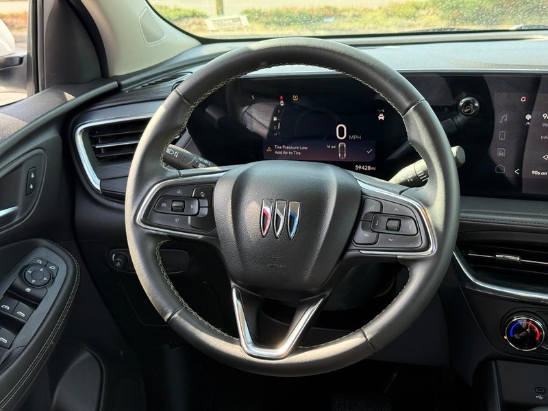 Buick Encore GX Vehicle Full-screen Gallery Image 13