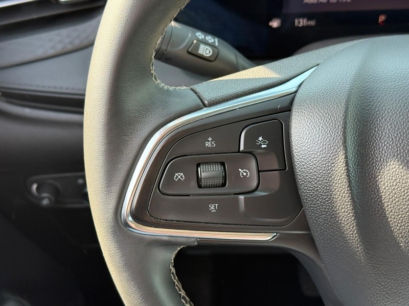 Buick Encore GX Vehicle Full-screen Gallery Image 19