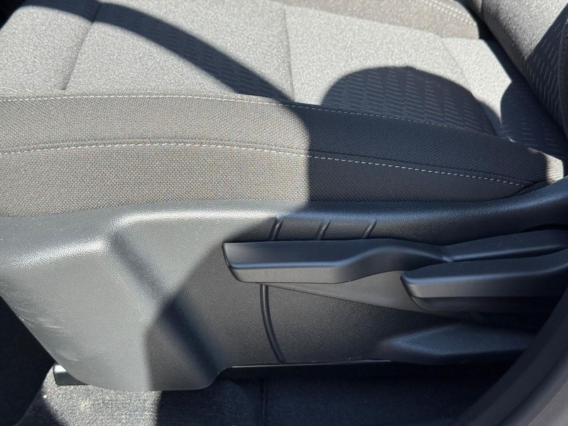 Chevrolet Equinox Vehicle Full-screen Gallery Image 12