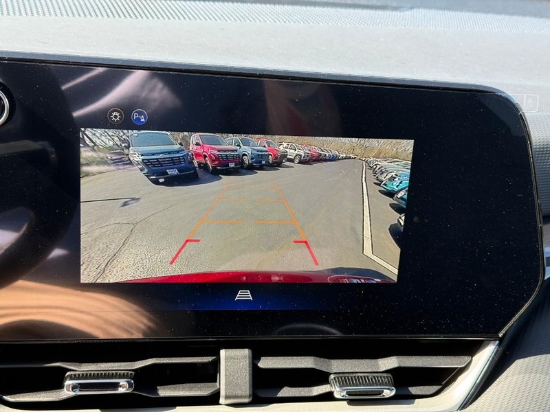 Chevrolet Equinox Vehicle Full-screen Gallery Image 15