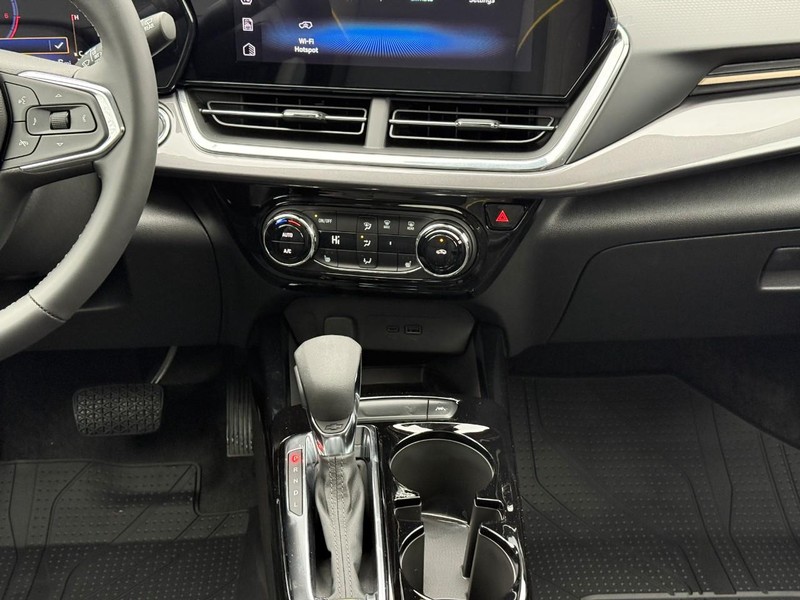 Chevrolet Trax Vehicle Full-screen Gallery Image 10