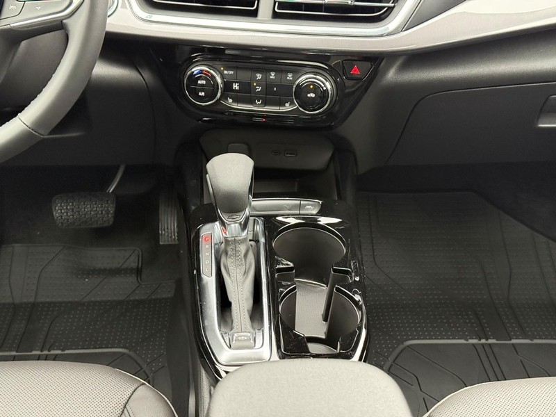 Chevrolet Trax Vehicle Full-screen Gallery Image 11