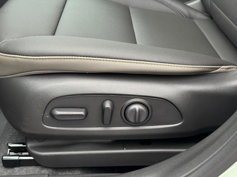 Chevrolet Trax Vehicle Full-screen Gallery Image 14