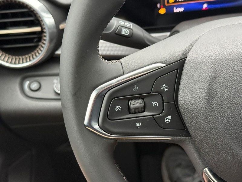 Chevrolet Trax Vehicle Full-screen Gallery Image 15