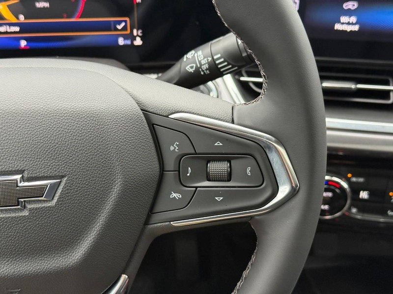 Chevrolet Trax Vehicle Full-screen Gallery Image 16