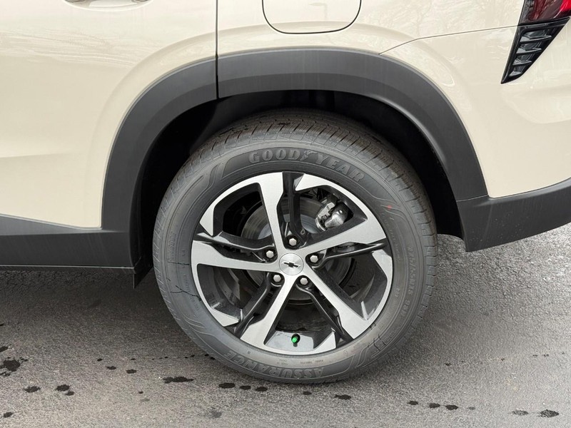 Chevrolet Trax Vehicle Full-screen Gallery Image 4