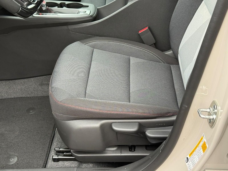 Chevrolet Trax Vehicle Full-screen Gallery Image 12