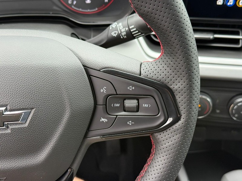 Chevrolet Trax Vehicle Full-screen Gallery Image 14