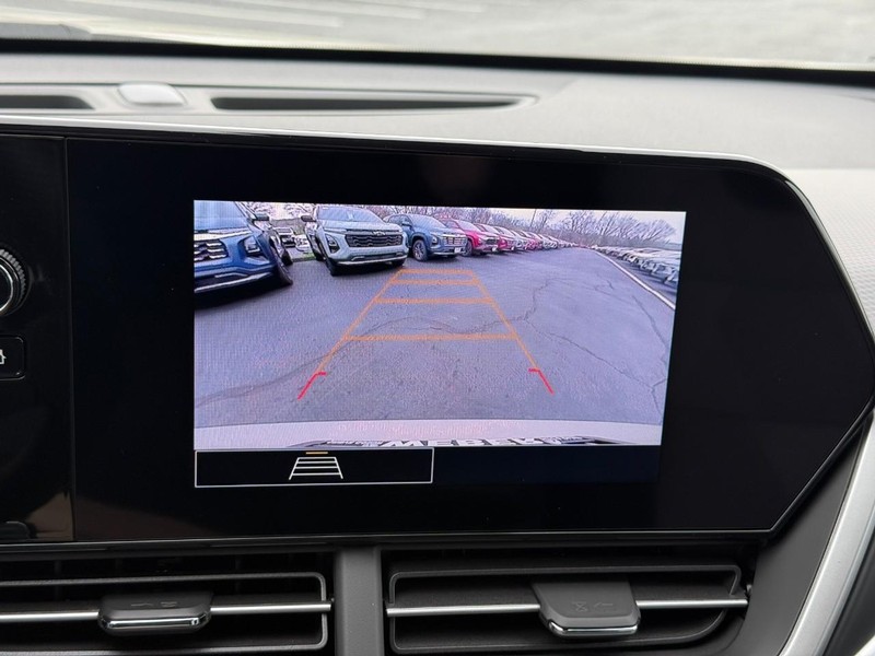 Chevrolet Trax Vehicle Full-screen Gallery Image 17