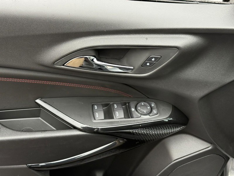 Chevrolet Trax Vehicle Full-screen Gallery Image 11