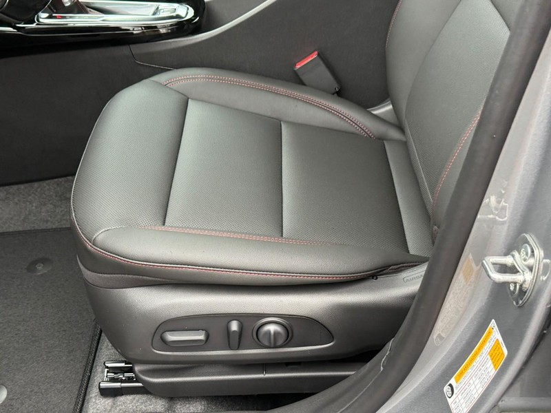 Chevrolet Trax Vehicle Full-screen Gallery Image 12