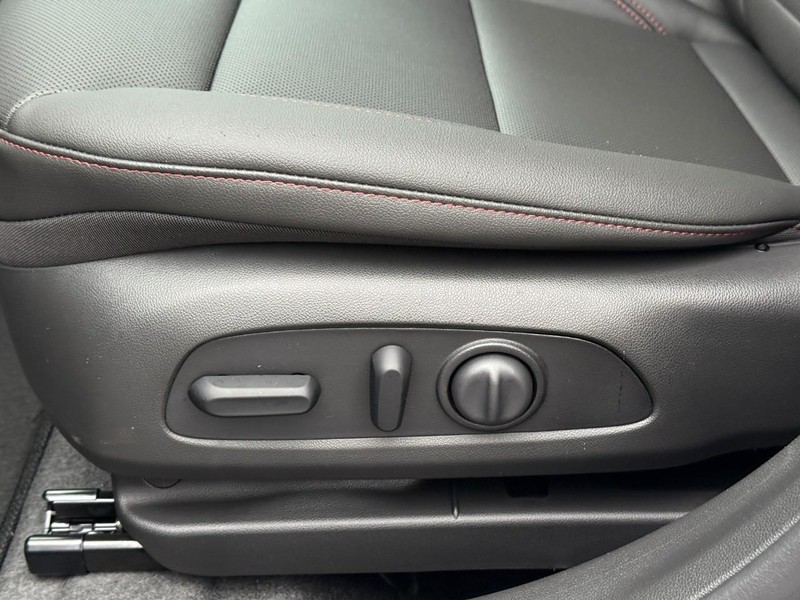 Chevrolet Trax Vehicle Full-screen Gallery Image 13