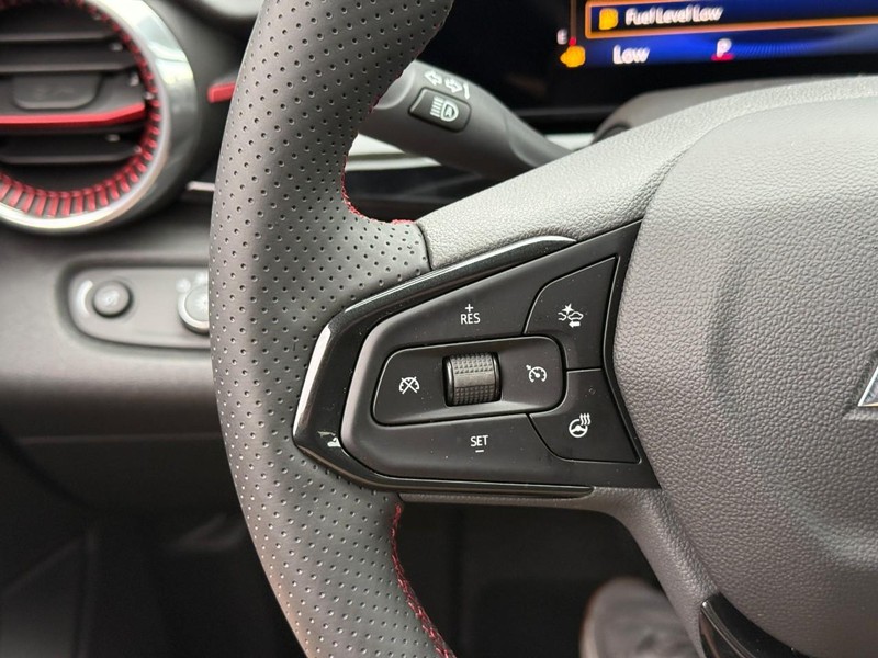 Chevrolet Trax Vehicle Full-screen Gallery Image 14