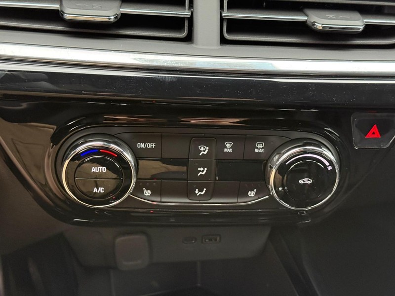 Chevrolet Trax Vehicle Full-screen Gallery Image 17