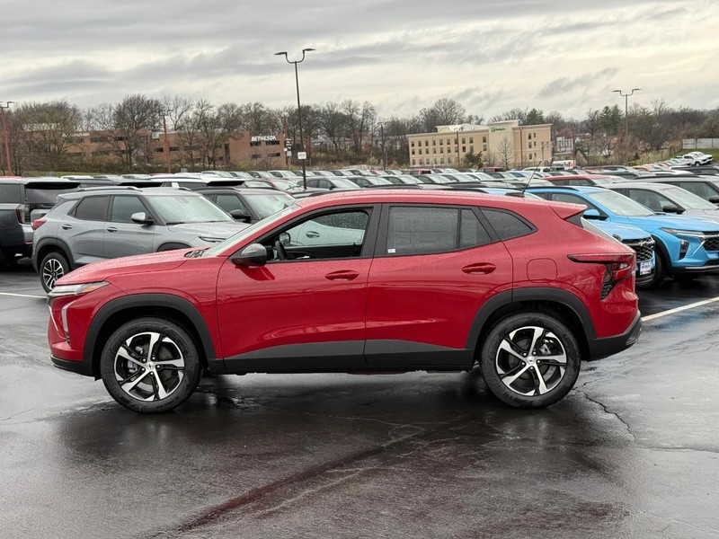 Chevrolet Trax Vehicle Full-screen Gallery Image 2