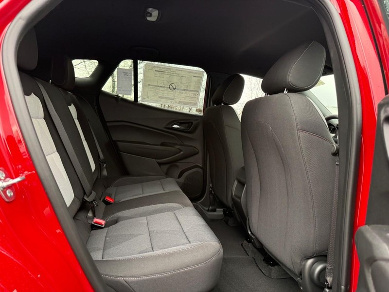 Chevrolet Trax Vehicle Full-screen Gallery Image 5