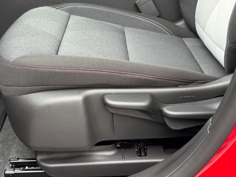 Chevrolet Trax Vehicle Full-screen Gallery Image 12