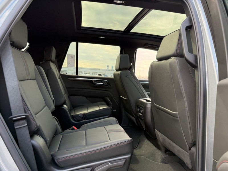 Chevrolet Tahoe Vehicle Full-screen Gallery Image 6