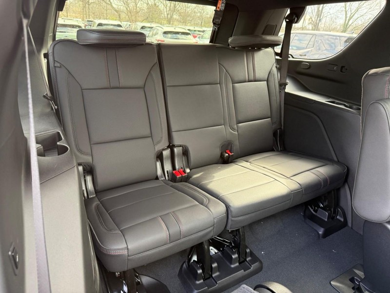 Chevrolet Tahoe Vehicle Full-screen Gallery Image 7