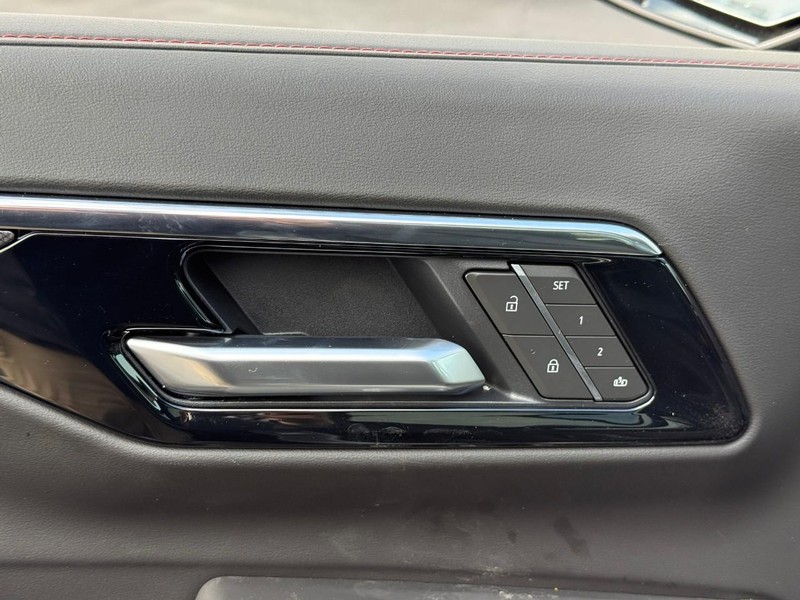 Chevrolet Tahoe Vehicle Full-screen Gallery Image 13