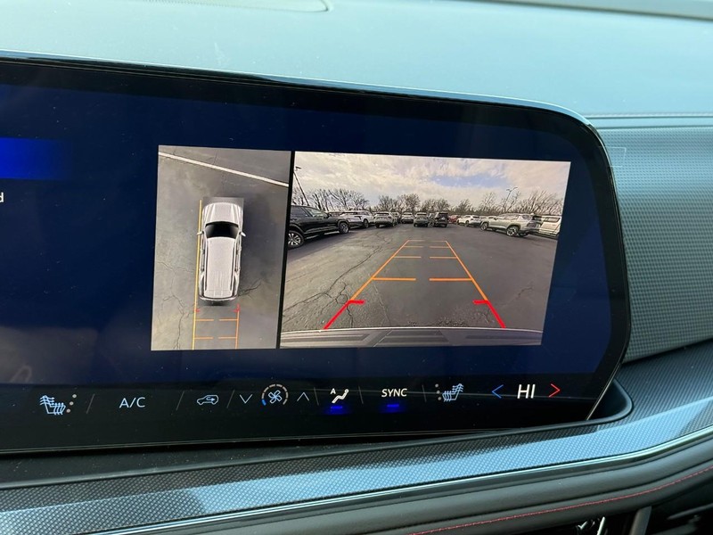 Chevrolet Tahoe Vehicle Full-screen Gallery Image 19