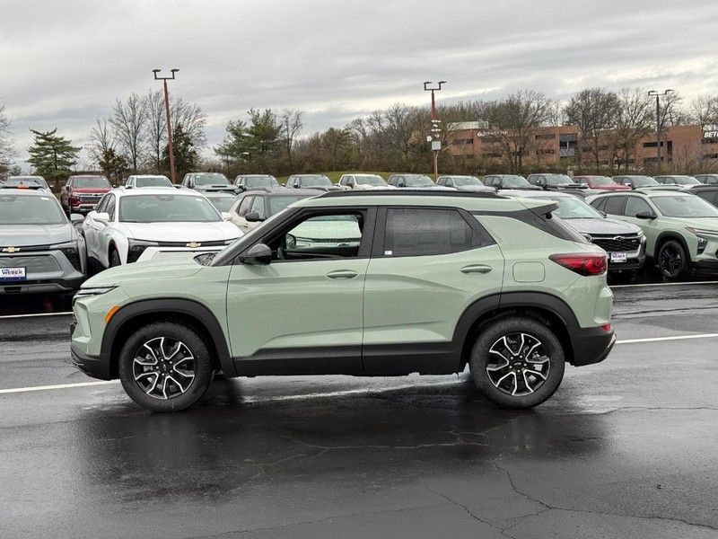 Chevrolet TrailBlazer Vehicle Full-screen Gallery Image 2