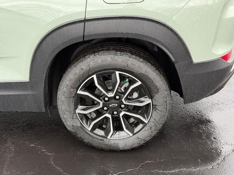 Chevrolet TrailBlazer Vehicle Full-screen Gallery Image 4