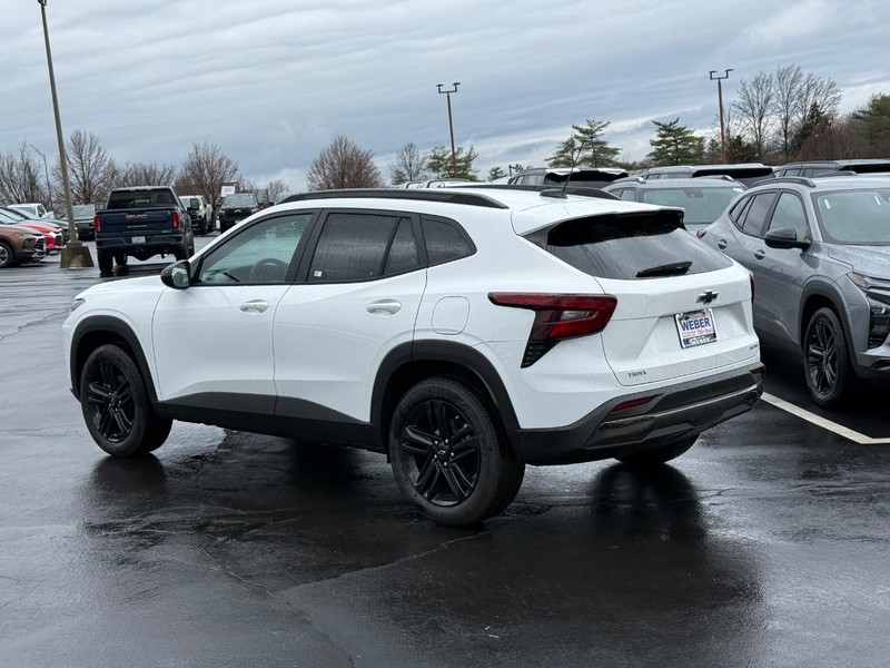 Chevrolet Trax Vehicle Full-screen Gallery Image 3