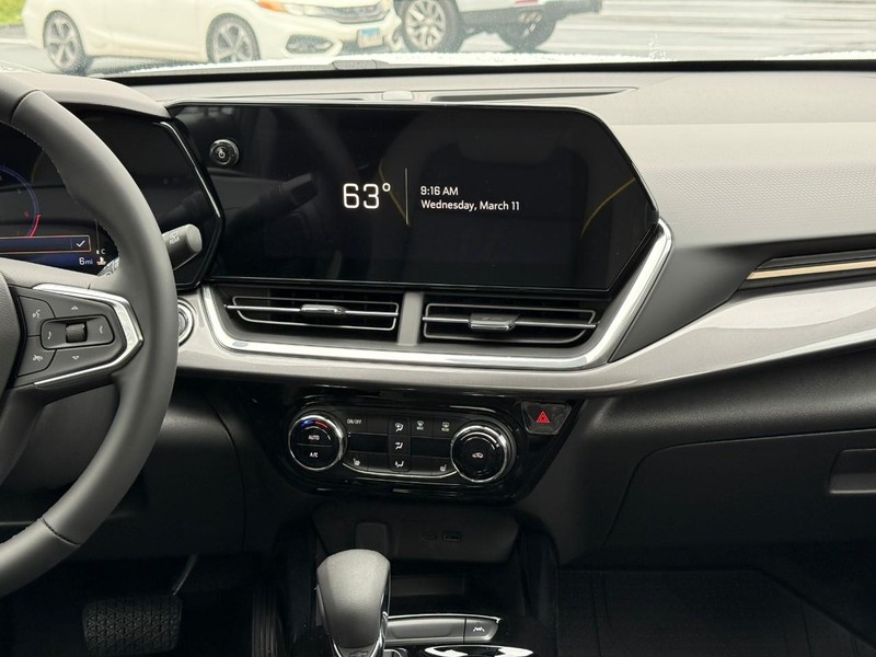 Chevrolet Trax Vehicle Full-screen Gallery Image 9