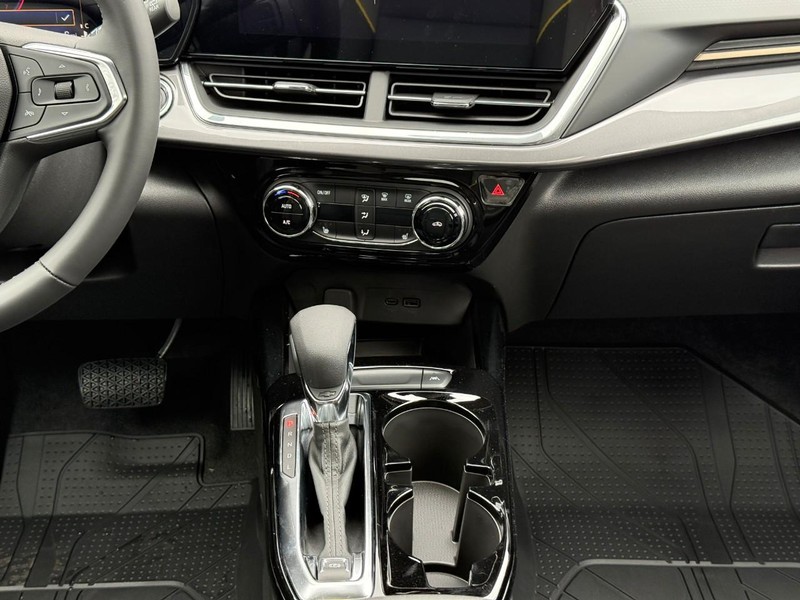 Chevrolet Trax Vehicle Full-screen Gallery Image 10