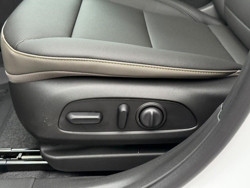 Chevrolet Trax Vehicle Full-screen Gallery Image 13