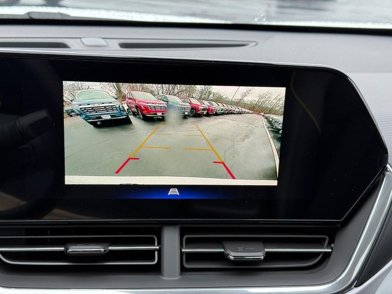 Chevrolet Trax Vehicle Full-screen Gallery Image 17