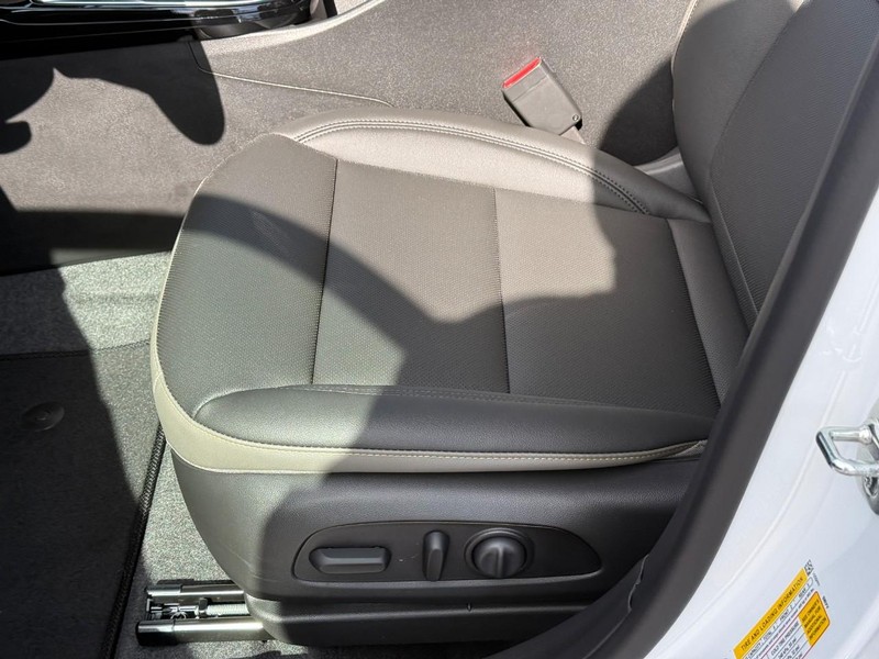 Chevrolet Trax Vehicle Full-screen Gallery Image 13