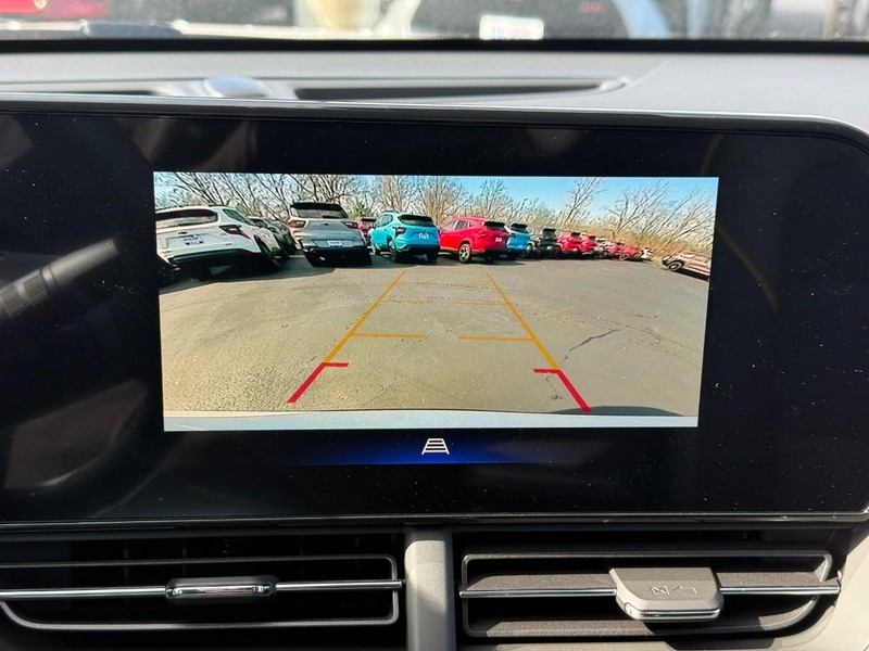 Chevrolet Trax Vehicle Full-screen Gallery Image 19