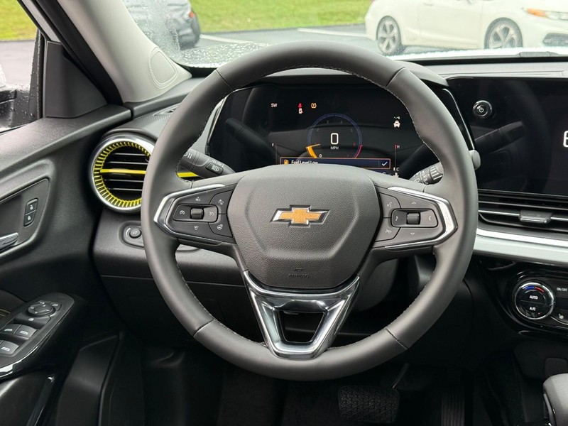 Chevrolet Trax Vehicle Full-screen Gallery Image 7