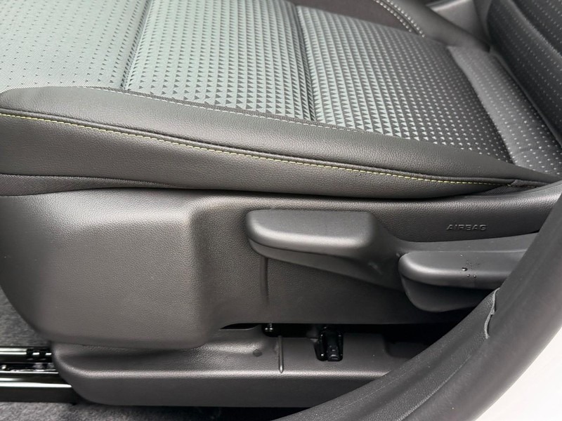 Chevrolet Trax Vehicle Full-screen Gallery Image 12