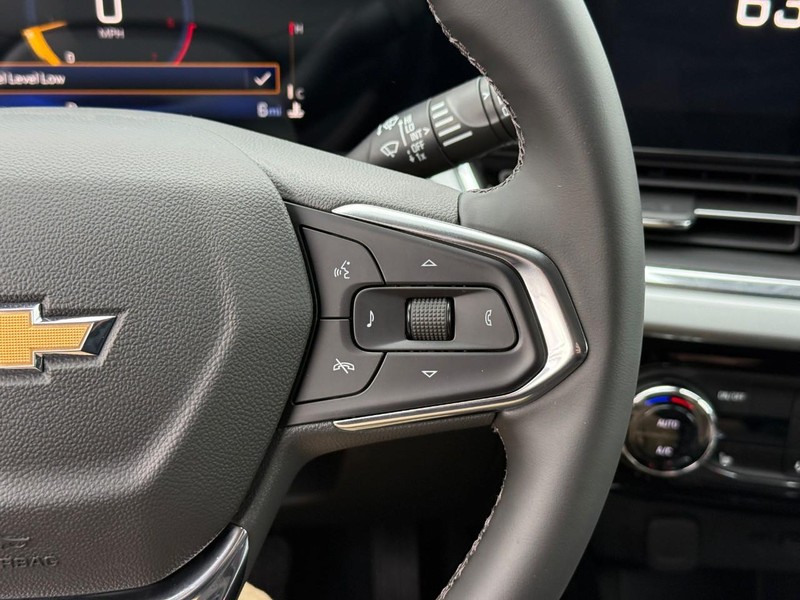 Chevrolet Trax Vehicle Full-screen Gallery Image 14